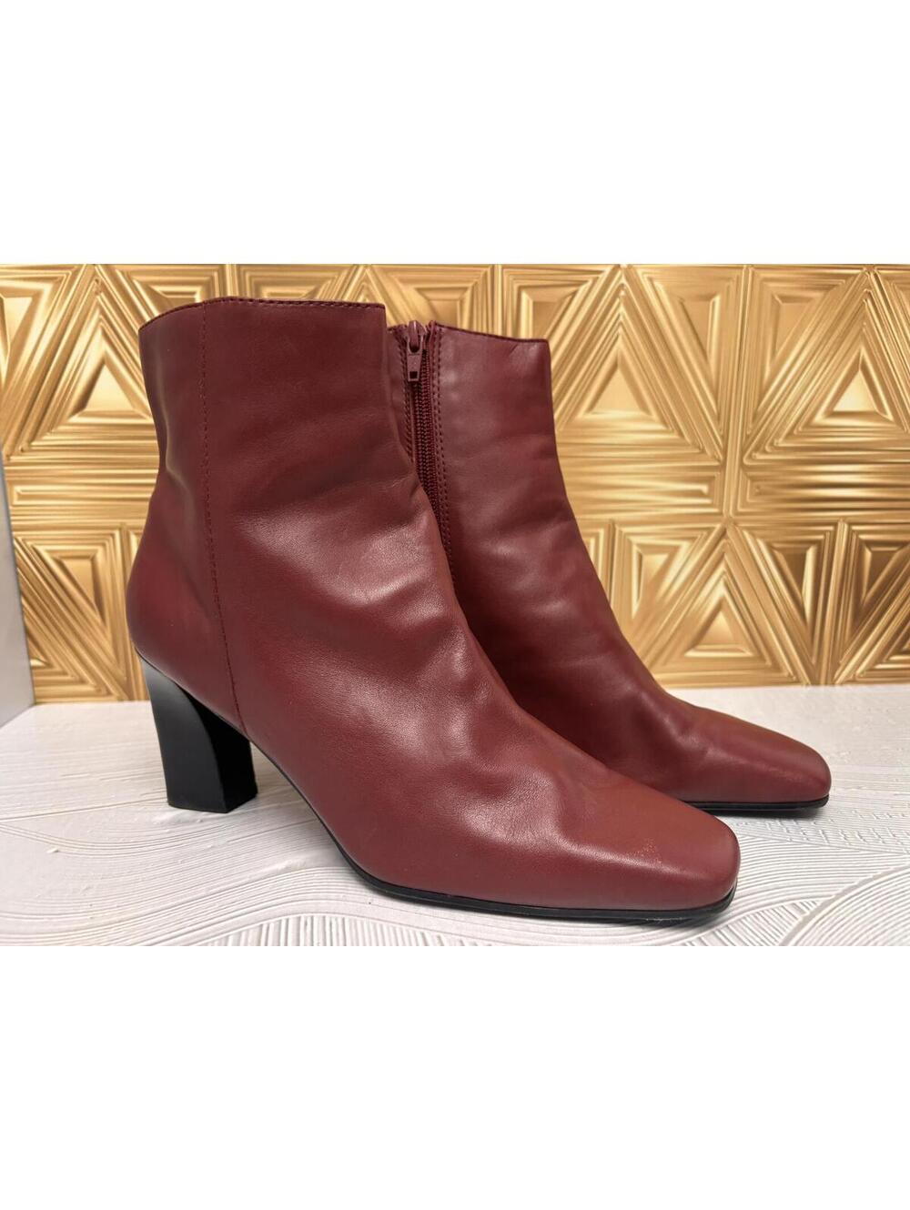 Bloomingdales Rossa Womens Leather Boots Size 8.5